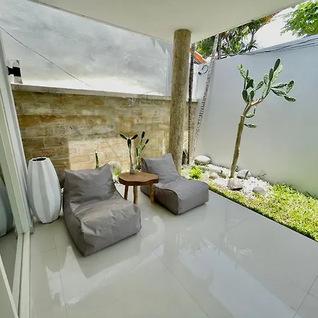 Mila'S Villa Legian  Exterior photo