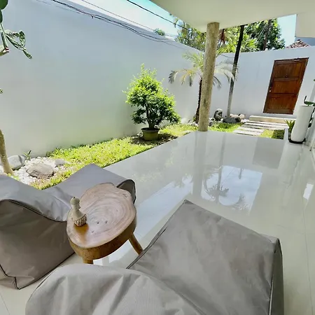 Mila'S Villa Legian  Exterior photo