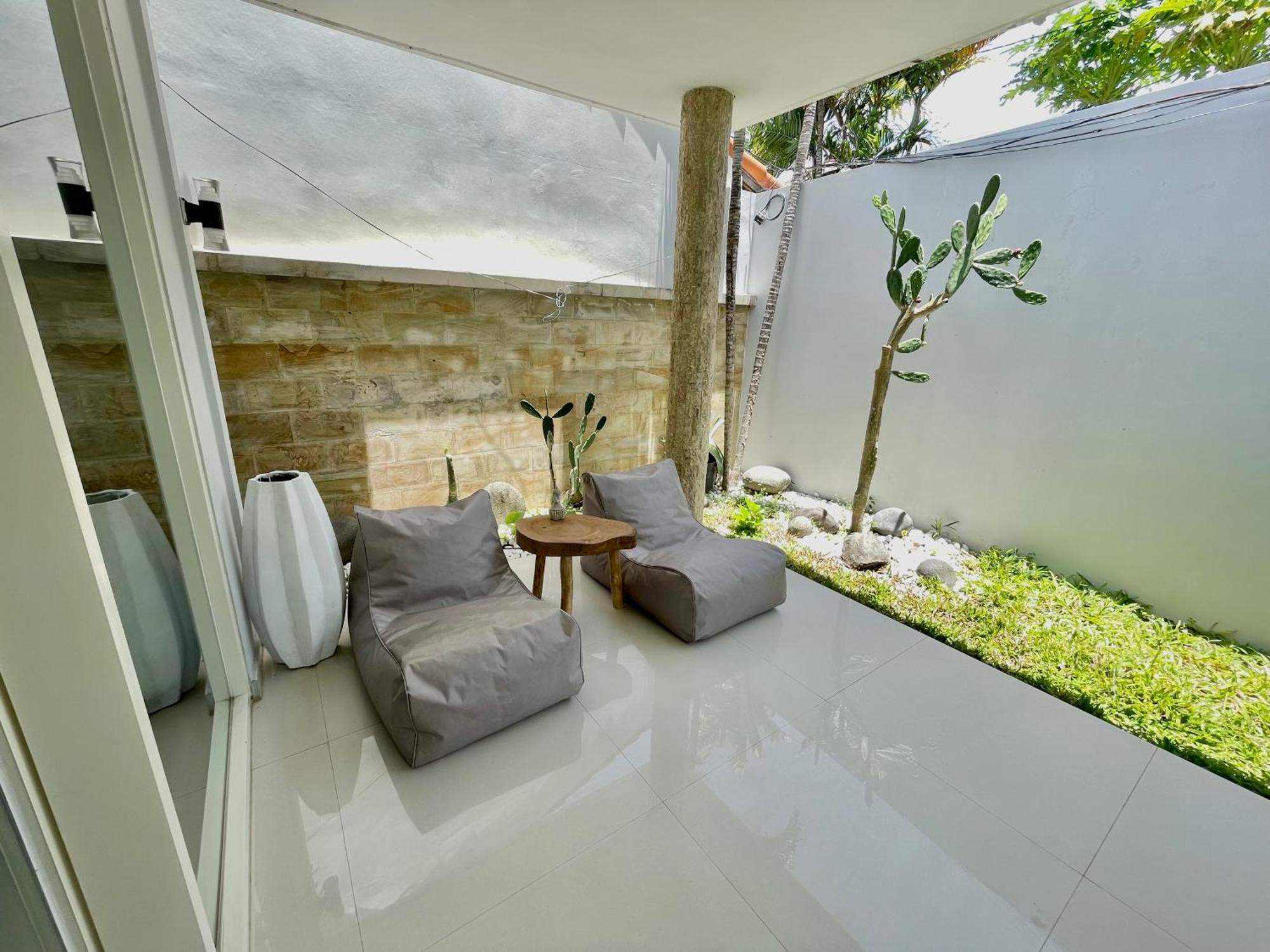 Villa Mila's *