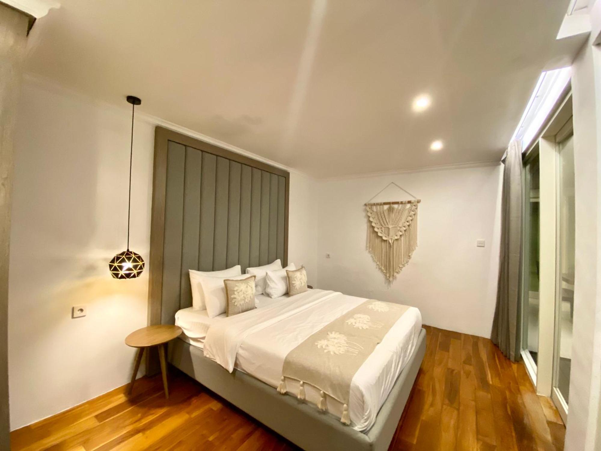 Villa Mila's *